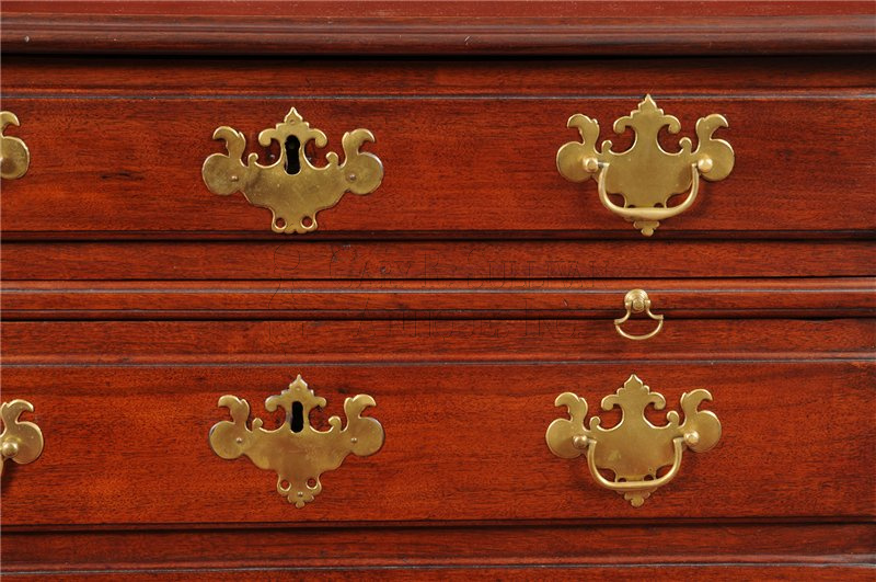 Chippendale walnut bachelor's chest (Philadelphia, PA)