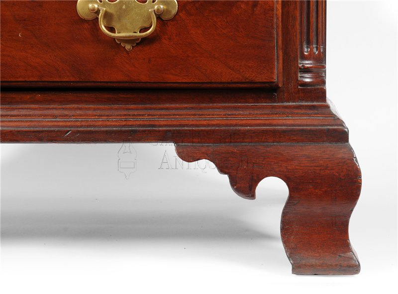 Chippendale walnut bachelor's chest (Philadelphia, PA)