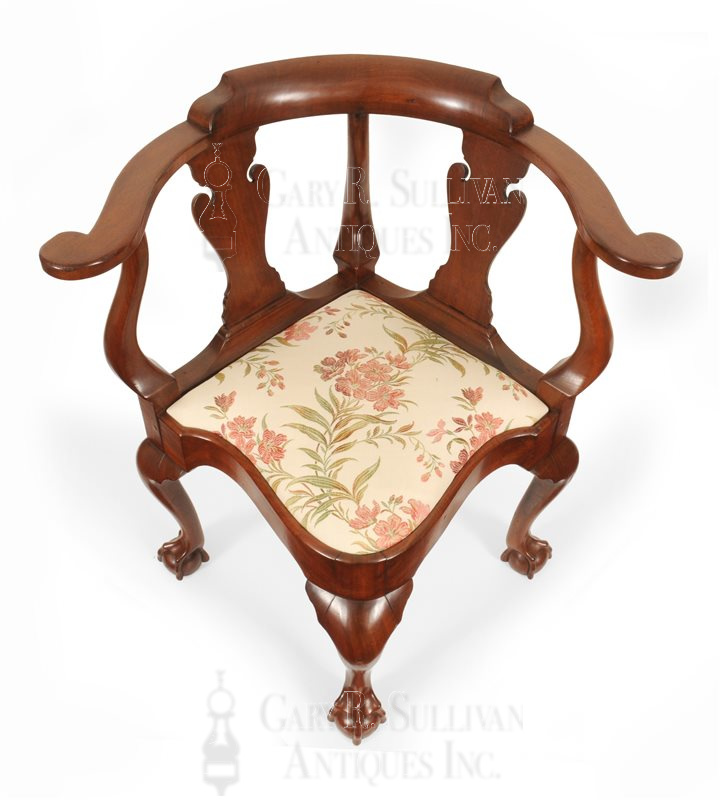 Chippendale walnut corner chair, (New York, NY)